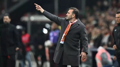Galatasaray Teknik Direktörü Okan Buruk, Alanyaspor maçı öncesinde öğrencileriyle özel