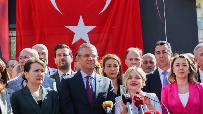 CHP Genel başkanı Özgür Özel, Hatay BB seçimlerine “Tam kanunsuzluk”