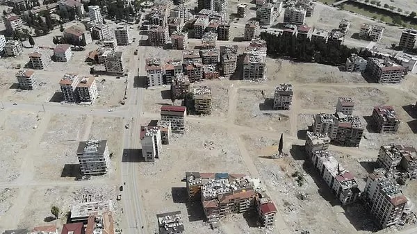 EVA Gayrimenkul Değerleme Uzmanı Menekşe Ceren Akar, Hatay'da yaşanan depremin