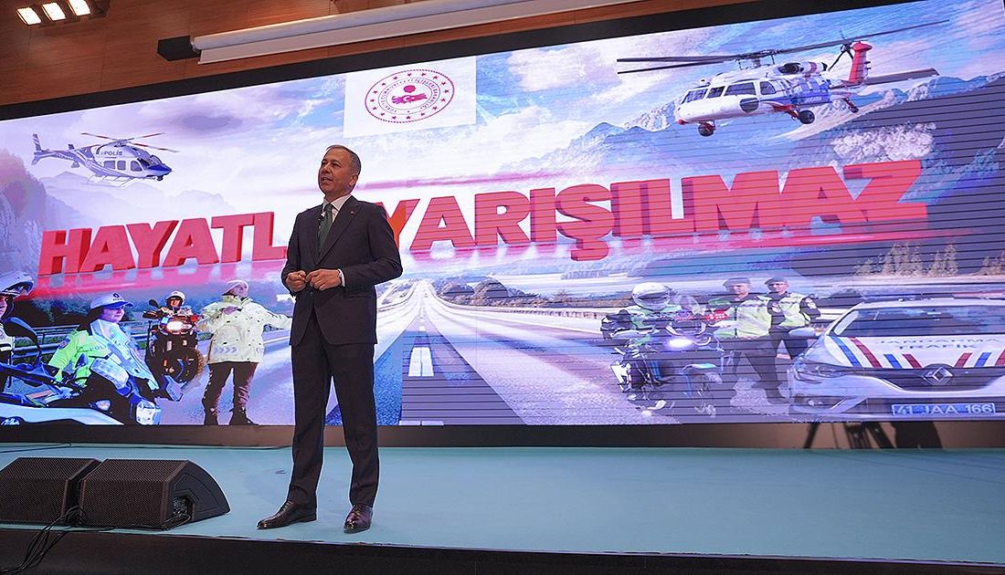 Bakan Yerlikaya, Polis Müzesi Şehit Demet Sezen Konferans Salonu’nda düzenlediği