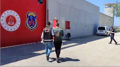 Hatay Emniyet Müdürlüğü ekipleri, aranan şahısların yakalanmasına yönelik gerçekleştirdikleri çalışmalar