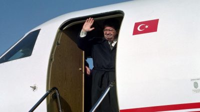 Türkiye’nin 8. Cumhurbaşkanı Turgut Özal’ın ölümünün üzerinden 31 yıl geçti.