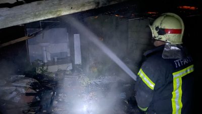 Hatay’ın Antakya ilçesinde, Kisecik Mahallesi’nde bulunan metruk bir binada yangın