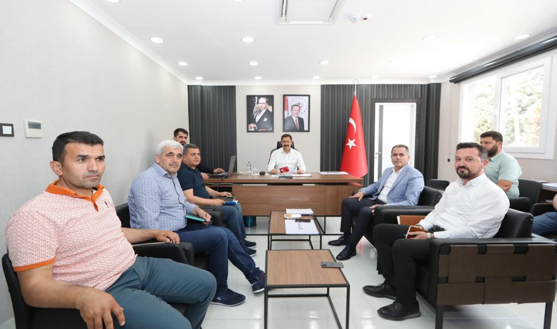 Cilvegözü’ne yeni Tır parkı: 700 araçlık kapasiteyle geliyor! Hatay’ın Reyhanlı ilçesinde bulunan ve Türkiye’nin Suriye’ye açılan kapılarından biri