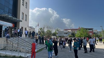 Hatay’ın Dörtyol ilçesinde, ilköğretim ve ortaöğretim kurumları bursluluk sınavı gerçekleştirildi.