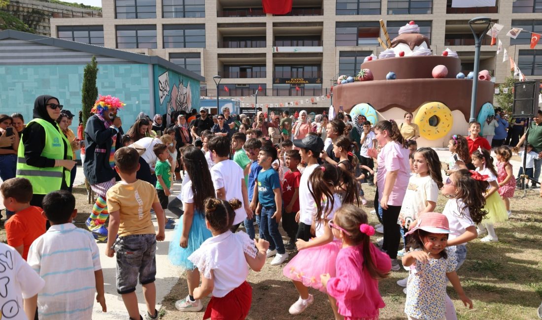 Hatay Büyükşehir Belediyesi (HBB), AK Parti Antakya Gençlik Kolları, Mavi