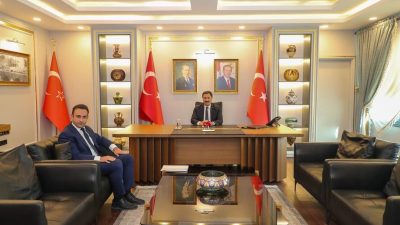  Defne Belediye Başkanı Halil İbrahim Özgün, önceki gün Hatay Valisi