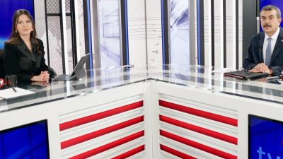  Millî Eğitim Bakanı Yusuf Tekin, katıldığı bir televizyon programında AKP