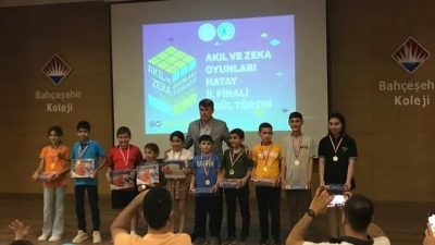 Erzin'in genç zekaları, Hatay il genelinde düzenlenen Akıl ve Zeka