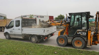 Hatay Büyükşehir Belediyesi, trafiğin yoğun olarak seyrettiği ana arterlerde temizlik