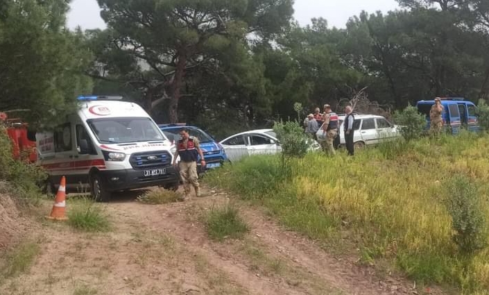 Hatay’ın Kırıkhan ilçesinde, devrilen traktörün altında kalan sürücü hayatını kaybetti.