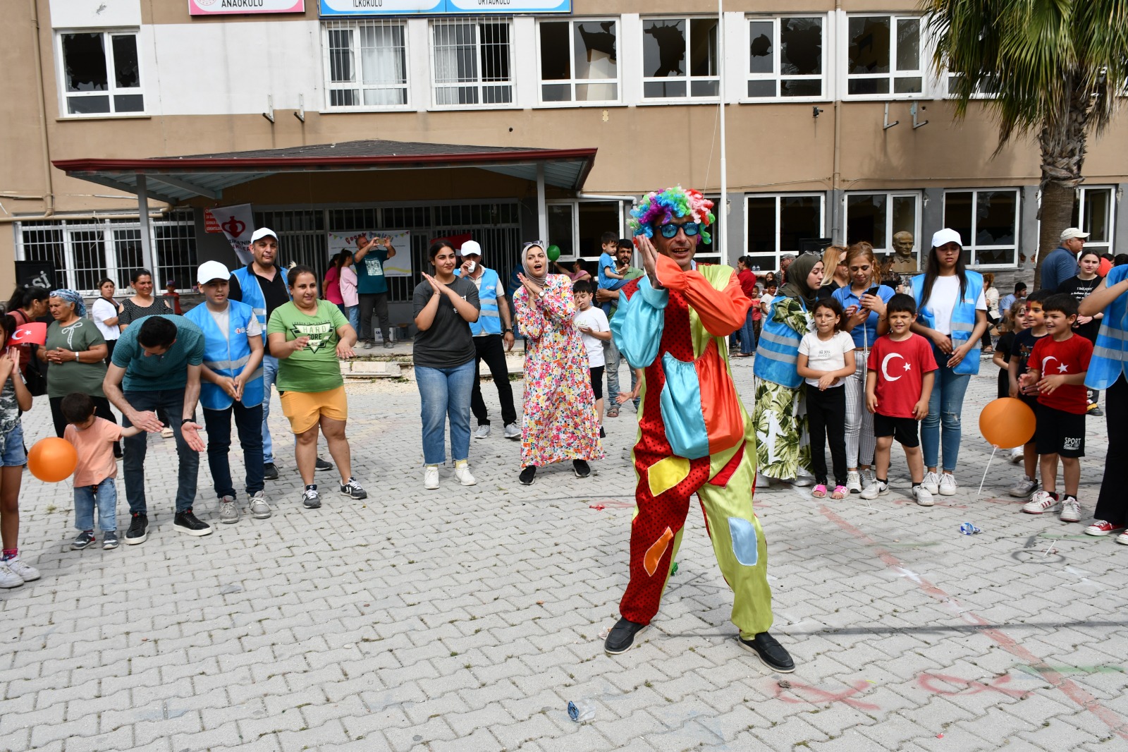 Depremzede çocuklar için şenlik düzenlendi