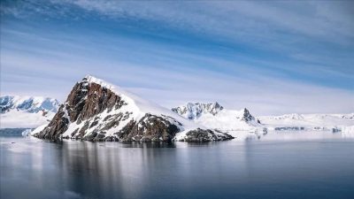 İsviçre ve Belçika'dan araştırmacılar, uzaydan Antarktika'ya düşen gök taşlarının küresel