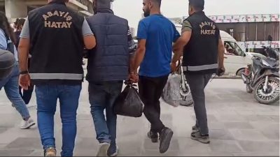 Hatay Emniyet Müdürlüğü ekipleri, aranan şahısları yakalamaya yönelik 26 Nisan
