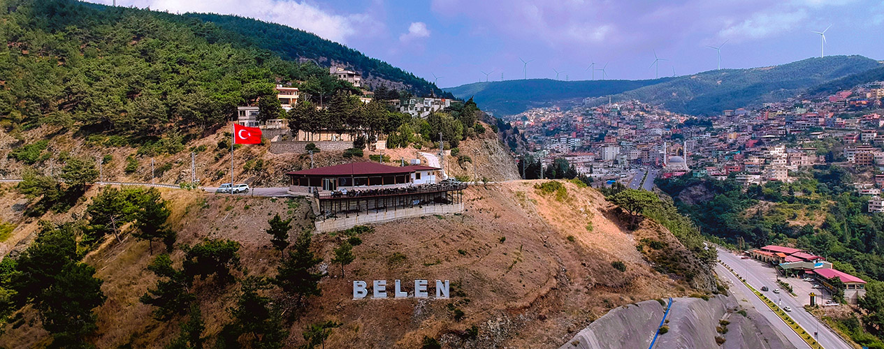 Belen’e asansörlü üst geçit