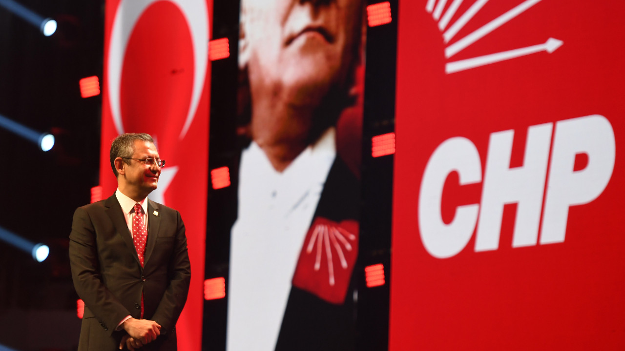 CHP, parti içi hainleri arıyor!