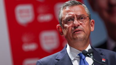 CHP Genel Başkanı Özgür Özel, Hatay’da yaşanan seçim sürecinde sandık