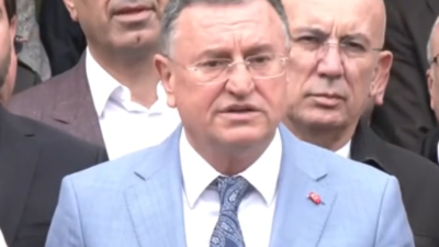 Yüksek Seçim Kurulu (YSK) önünde toplanan Cumhuriyet Halk Partisi (CHP)