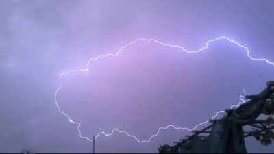 Kayseri’de dün gece meydana gelen ilginç doğa olayı, görenleri hayrete