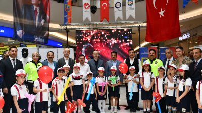 Hatay’ın İskenderun ilçesinde Karayolu Güvenliği ve Trafik Haftası dolayısıyla etkinlik