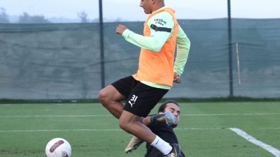 Hatayspor, Pazar günü oynayacağı Gaziantep maçı için hazırlıklarını sürdürüyor. Bu