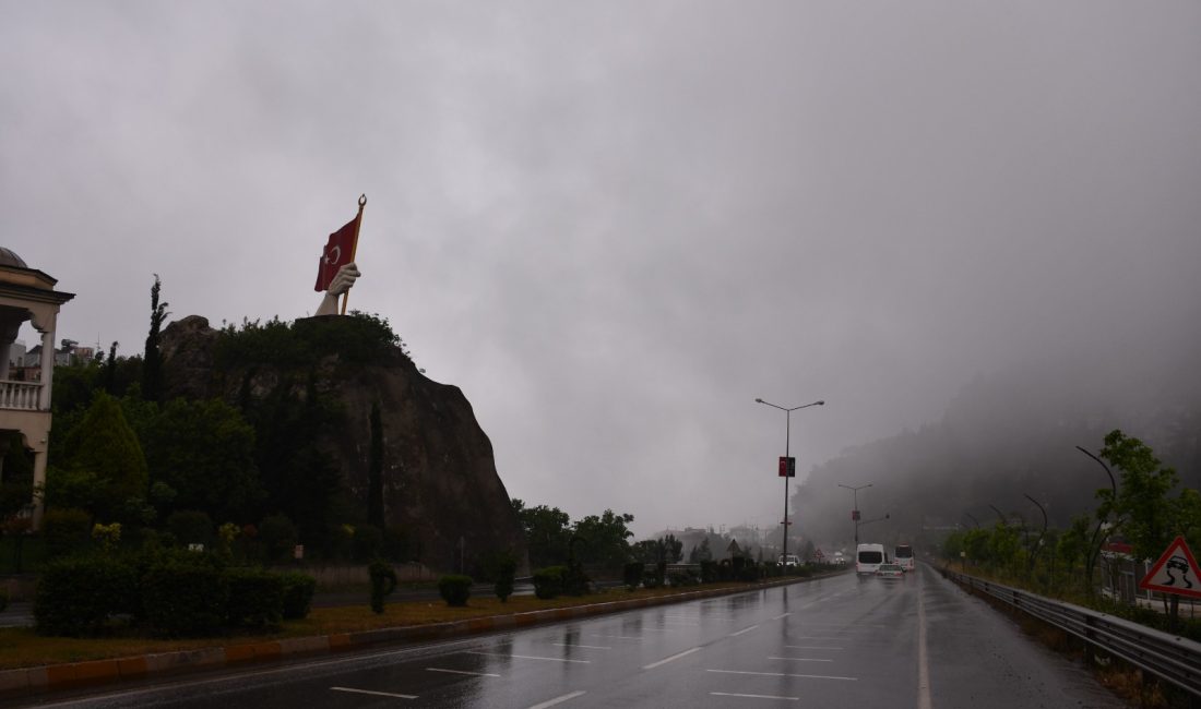 Hatay’ın Belen ilçesinde, sis