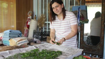 Hatay’ın Defne ilçesinde kurulan eğitim merkezi, kadınlara istihdam sağlamak ve