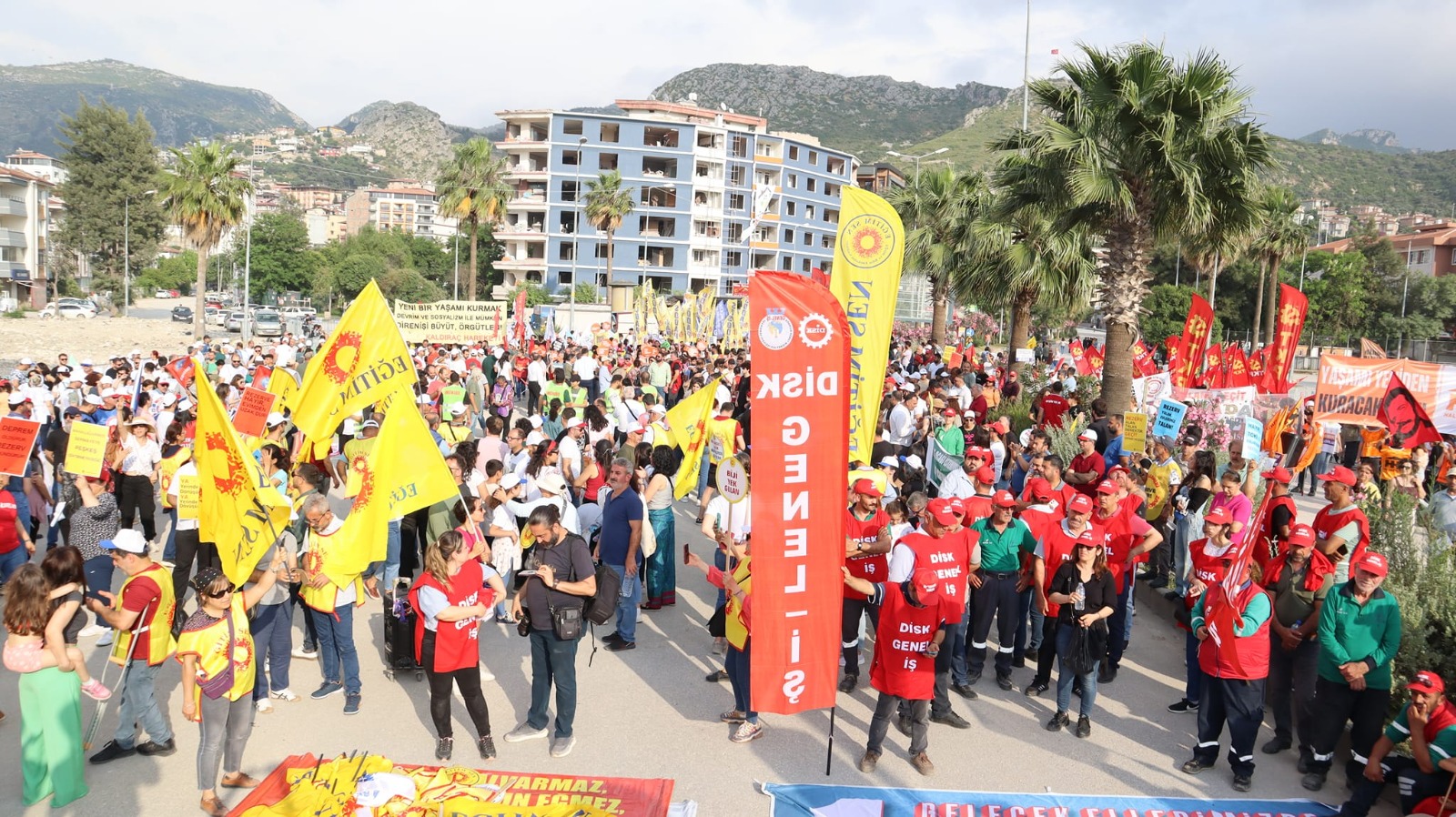 Hatay’da 1 Mayıs Kutlamaları: “Unutmayacağız, Affetmeyeceğiz, Helalleşmeyeceğiz!”