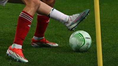 UEFA Avrupa Konferans Ligi yarı final ilk maçlarında Olympiakos, Aston