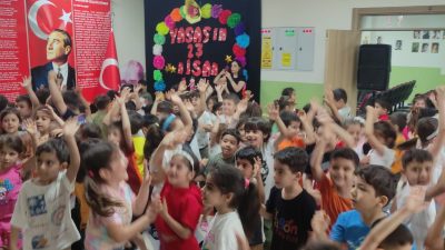 Kırıkhan Bayrak Anaokulu’nda gerçekleştirilen animasyon gösterileriyle miniklerin neşesi doruklara çıktı.