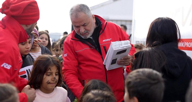 RS Otomotiv Grubu’ndan miniklere moral hediyesi