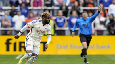 FC Cincinnati’nin önemli oyuncularından Aaron Boupendza, çenesinden yaşadığı sakatlık nedeniyle