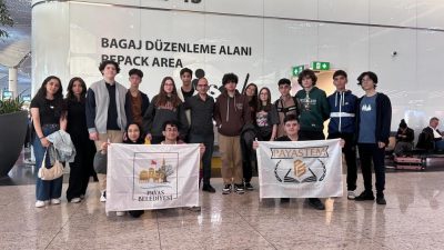 Hatay’ın Payas ilçesinde yaşayan lise öğrencileri, Amerika’da düzenlenen robotik kodlama