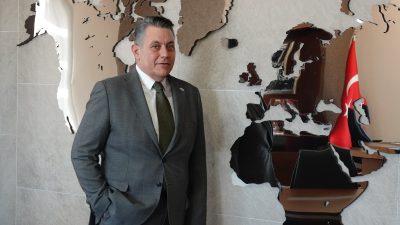 Akdeniz İhracatçı Birlikleri (AKİB) Koordinatör Başkanı R. Onur Kılıçer, nisan