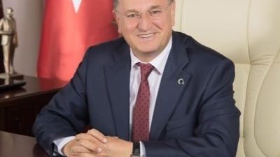 Doç. Dr. Lütfü Savaş sosyal medya hesabından yaptığı anlamlı ve