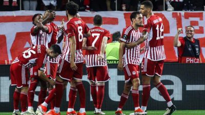 UEFA Konferans Ligi yarı final turunda Olympiakos, 4-2 kazandığı ilk