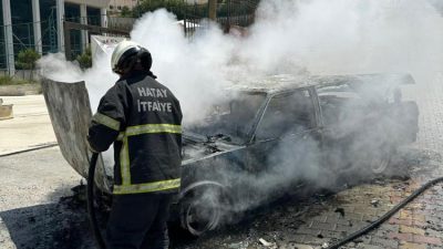 Hatay’ın Antakya ilçesine bağlı Narlıca Mahallesi’nde, seyir halindeyken elektrik kontağındaki