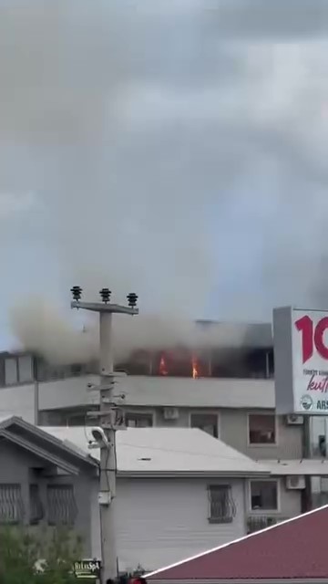 Çatı Katı Yangını Kontrol Altına Alındı