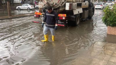 Hatay Büyükşehir Belediyesi Afet Koordinasyon Merkezi (AKOM) ekipleri, meteorolojinin sağanak