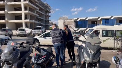 Hatay Emniyet Müdürlüğü ekipleri, aranan şahısların yakalanmasına yönelik çalışmalarını sürdürüyor.