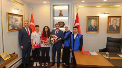 Gençlik Haftası etkinlikleri kapsamında Hatay Valisi Mustafa Masatlı, genç sporcular