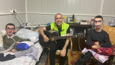 Ahbap Derneği Kurucusu ve Başkanı Haluk Levent, Hatay ziyareti sırasında