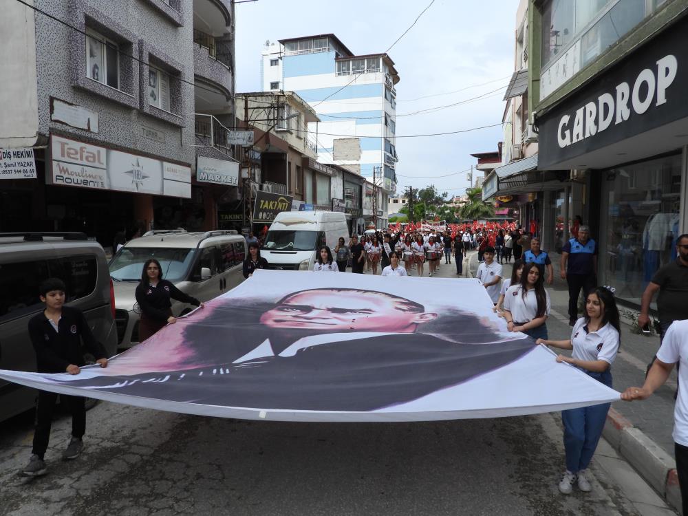 Samandağ’da bayram coşkusu sokağı sardı