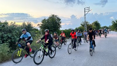 Hatay’ın Erzin ilçesinde trafik kazalarında yaşamını yitiren bisikletliler, düzenlenen “sessiz