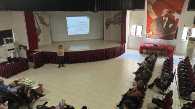 Hatay’ın İskenderun ilçesinde, özel gereksinimli bireylerin yasal haklarının ele alındığı