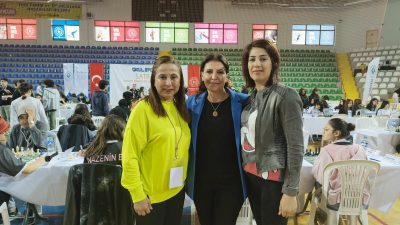 Hatay-Defne ilçesi Sümerler Ortaokulu satranç takımı, Türkiye finallerinden başarıyla döndü.