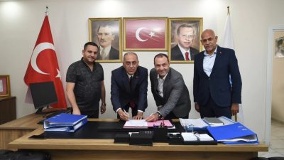 Antakya Belediyesi personelinin maaşını alacağı banka ile promosyon anlaşması imzaladı.