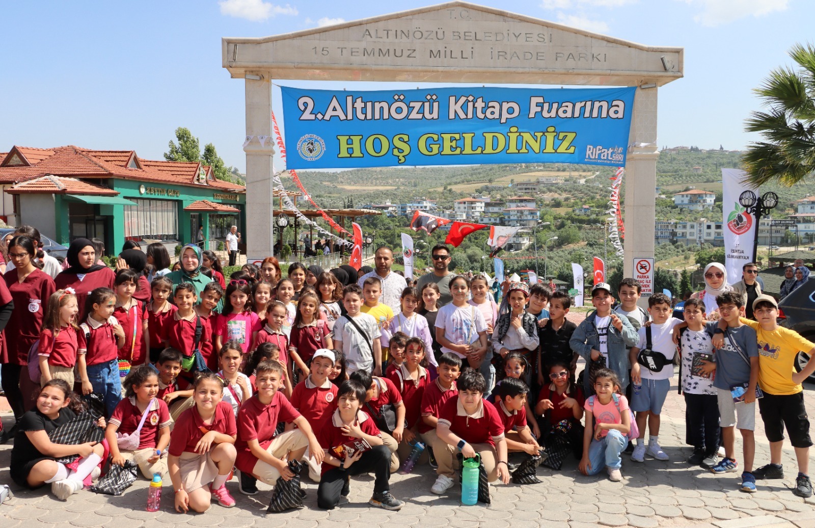 Kitap Kokulu Buluşma: Altınözü 2. Kitap Fuarı Açıldı