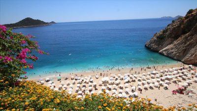 Bakan Ersoy, "En çok mavi bayrak sahibi ülkeler sıralamasında dünya