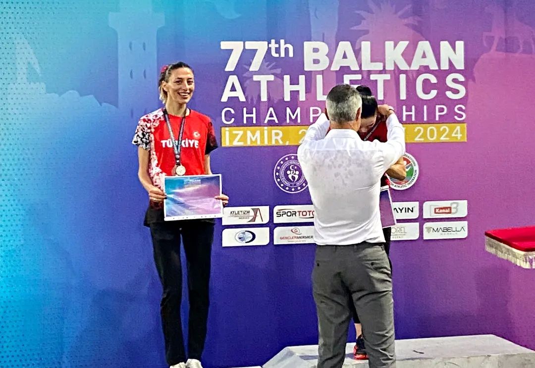 Hataylı Milli Atletler İzmir’de Balkan Şampiyonasında Kulaç Attı: 1 Gümüş, 1 Bronz